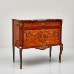 1062 7547 CHEST OF DRAWERS